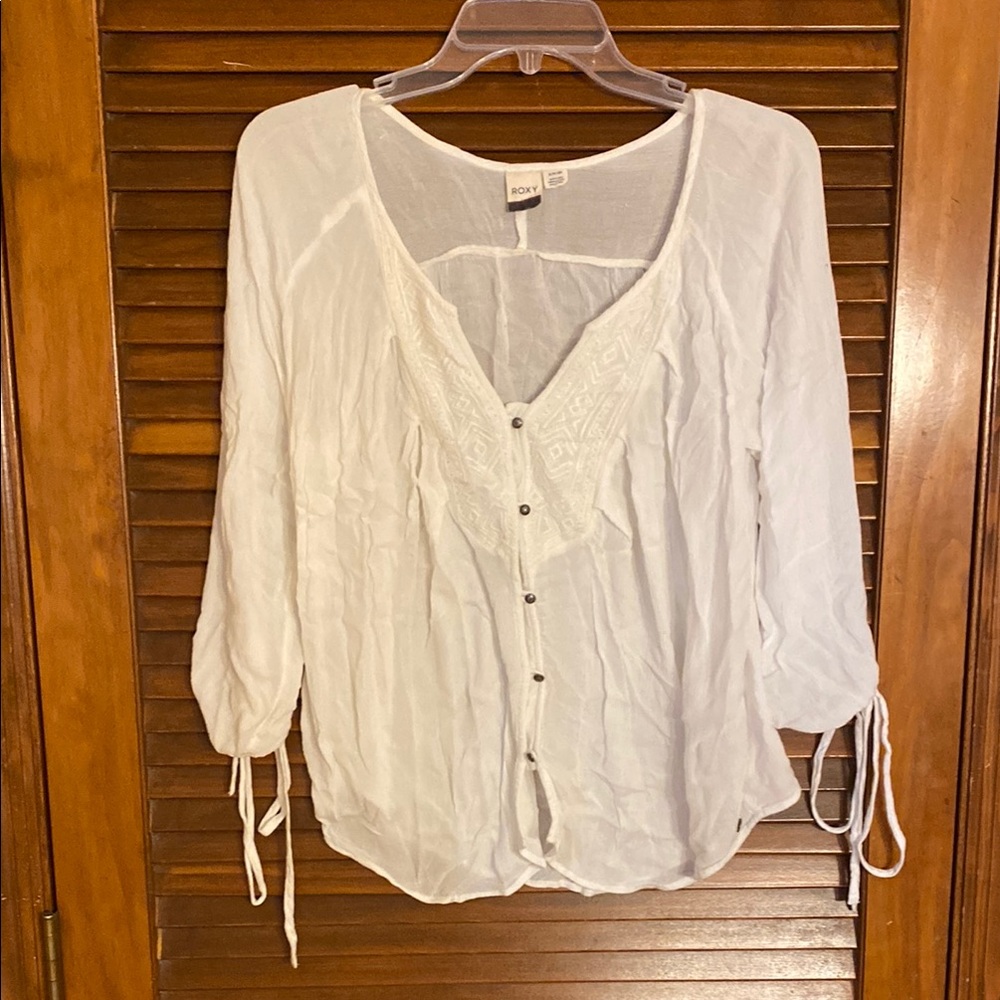 Roxy White 3/4 Sleeve Buttoned Blouse